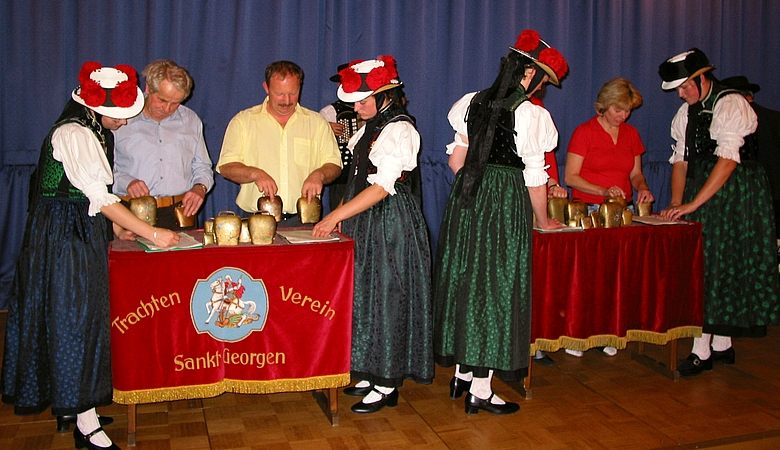 Auch die G&auml;ste k&ouml;nnen das Glockenspiel ausprobieren