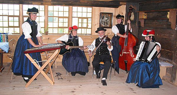 G&auml;stespiel