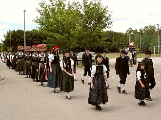 Trachtenverein St. Georgen beim Umzug