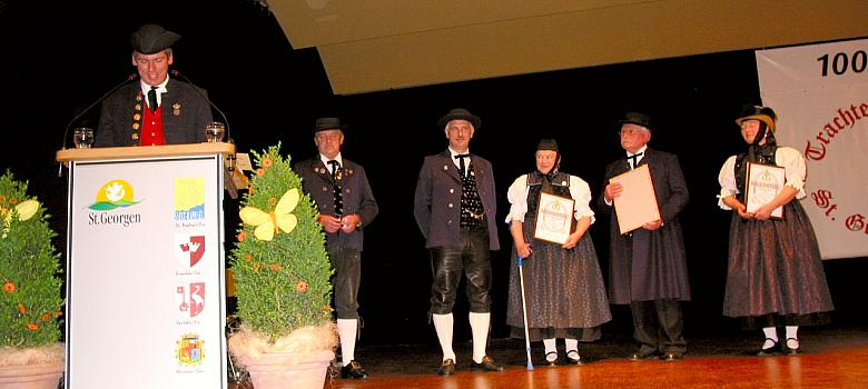 Die Ehrungen beim Festakt zum 100 jährigen Jubiläum des Trachtenvereins