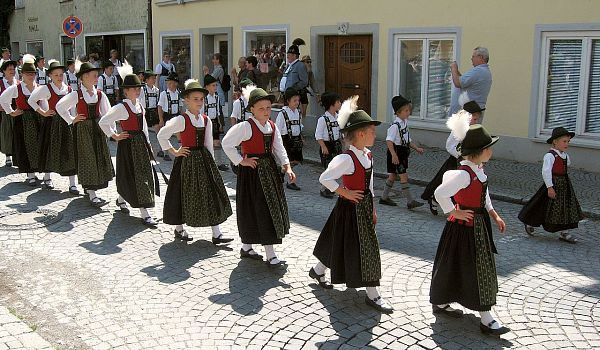 Bilder des Festzugs des 54. Gautrachtentreffens in Lindau