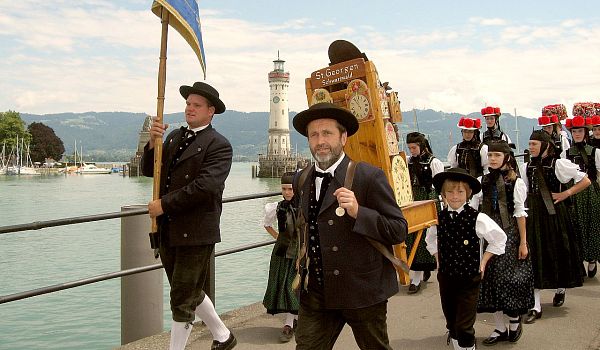 Der Trachtenverins St. Georgen beim Umzug in Lindau