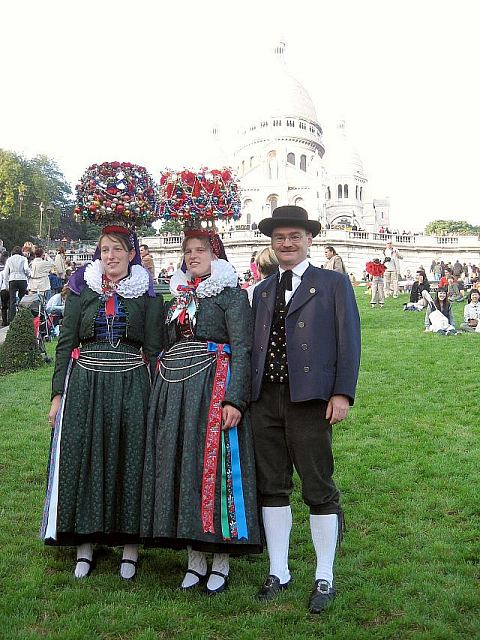 Gruppenbilder beim Weinlesefest in Paris