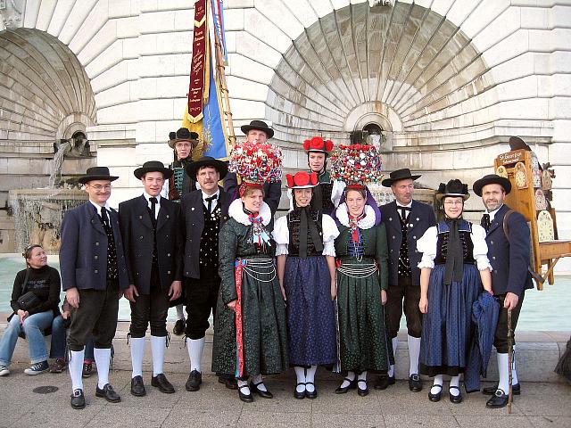 Gruppenbilder beim Weinlesefest in Paris