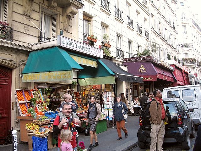 Das Knstlerviertel Montmatre und Paris bei Nacht