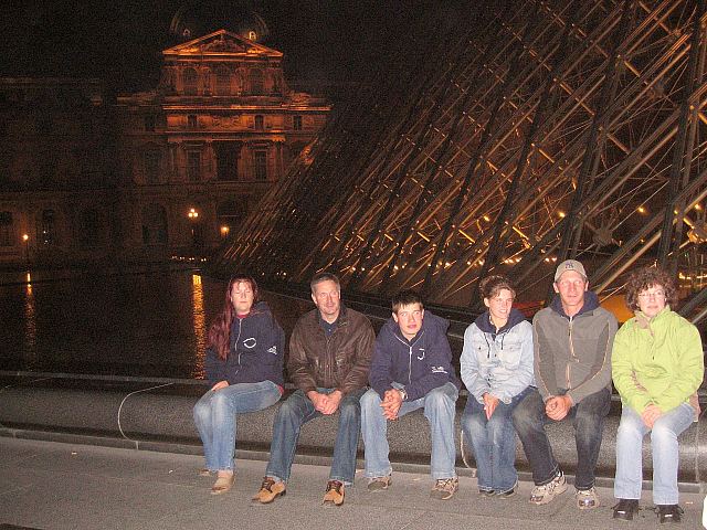 Das Knstlerviertel Montmatre und Paris bei Nacht
