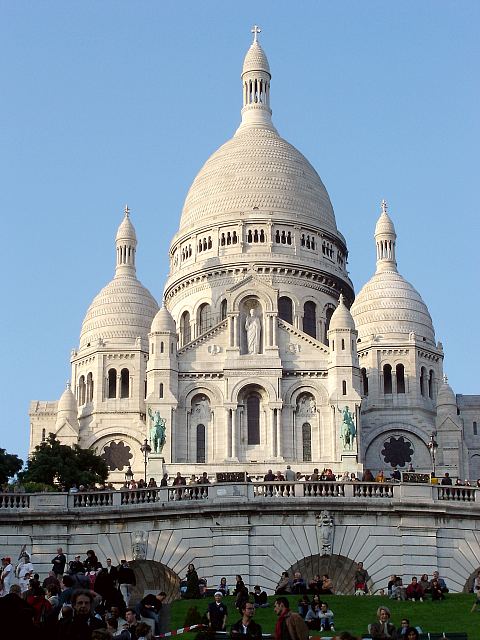 Das Knstlerviertel Montmatre und Paris bei Nacht