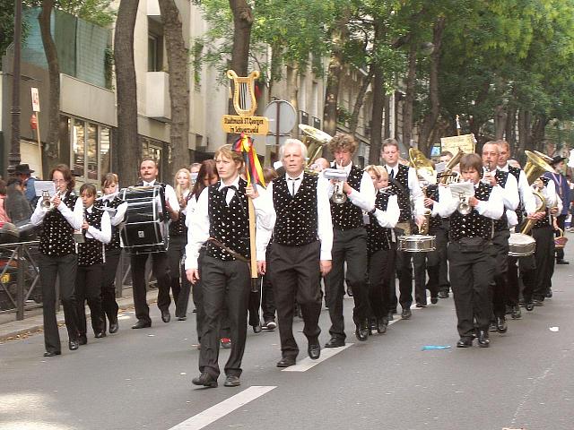 Die  Stadtmusik beim Weinlesefest in Paris