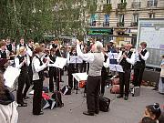 Die  Stadtmusik beim Weinlesefest in Paris