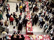 Umzugsteilnehmer beim Weinlesefest in Paris