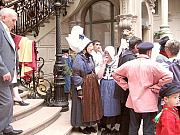 Umzugsteilnehmer beim Weinlesefest in Paris