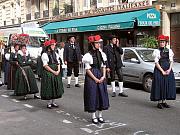 Der Trachtenverein beim Weinlesefest in Paris