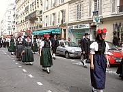 Der Trachtenverein beim Weinlesefest in Paris