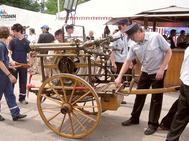 Historische Feuerwehrfahrzeuge