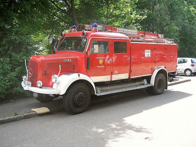 Historische Feuerwehrfahrzeuge