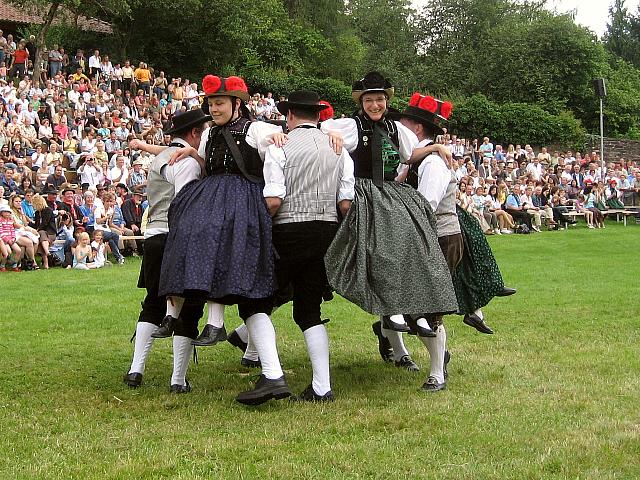 Der Trachtenverein beim Schferlauf in Wildberg