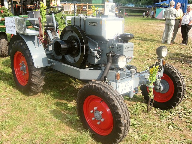 Bilder des historischen Umzugs in Grningen 