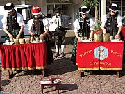 Glockengruppe spielt beim Krbismarkt 