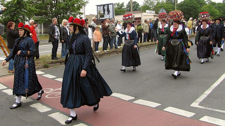 Zu den Bildern des Trachtenvereins