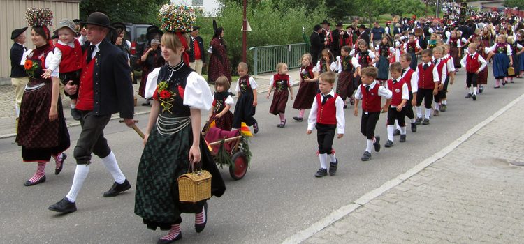 Zu den Bildern des Festzugs