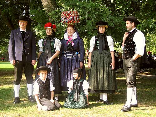 Der Trachtenverein St. Georgen beim Cannstatter Volksfest